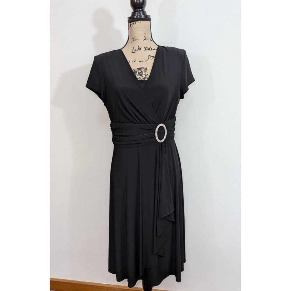NWT R&M Richards Women’s Short Sleeve Faux Wrap Cascade Evening Dress Black 12